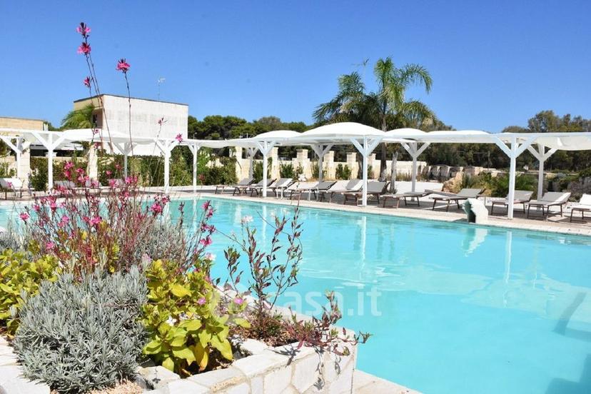 Appartement meublé avec 3 suites et piscine — secteur Lecce