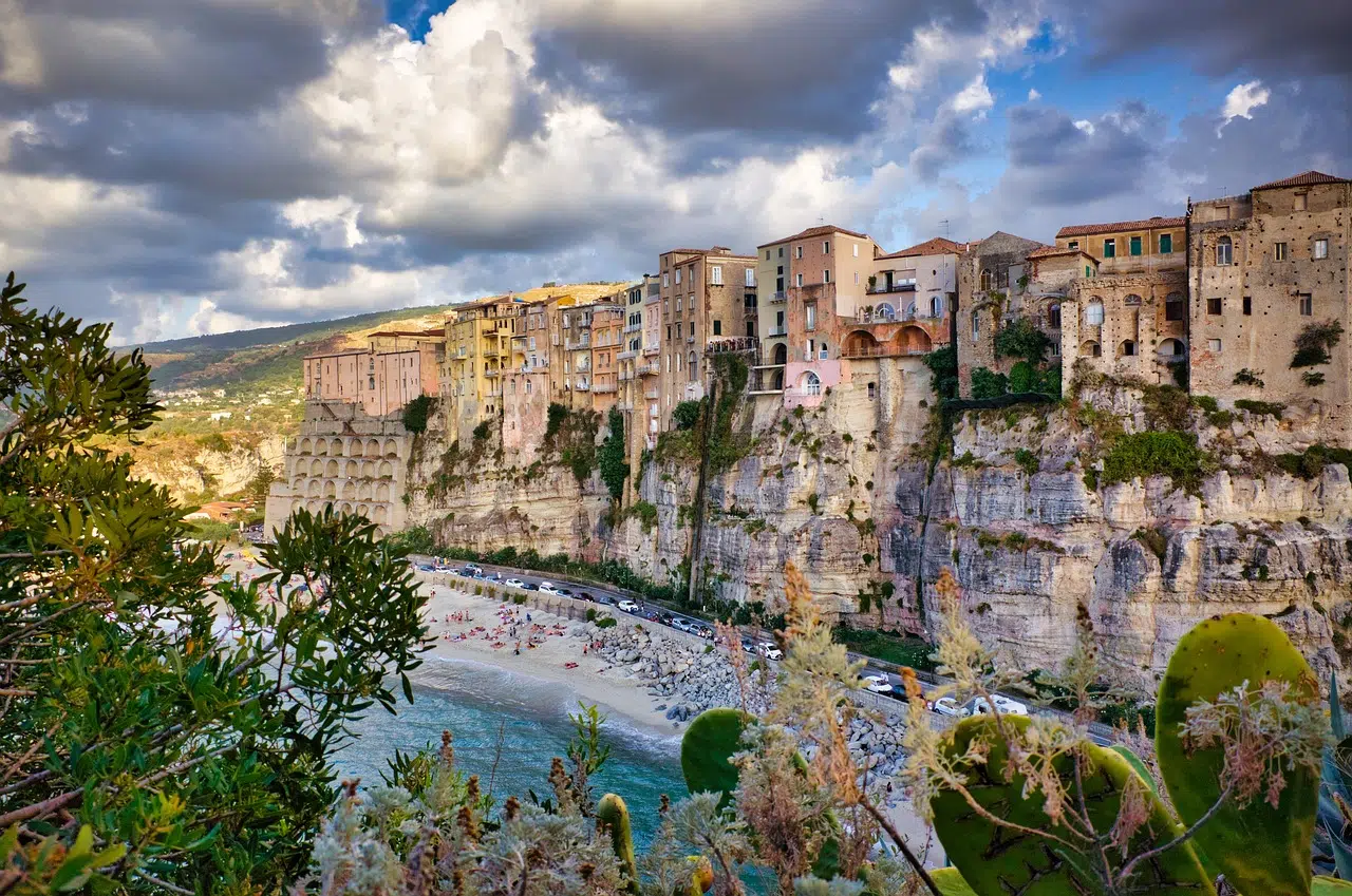 buy a house in Italy near the sea